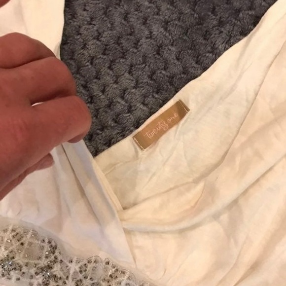 Gorgeous NWT: cream and sliver beaded halter M - Picture 5 of 10